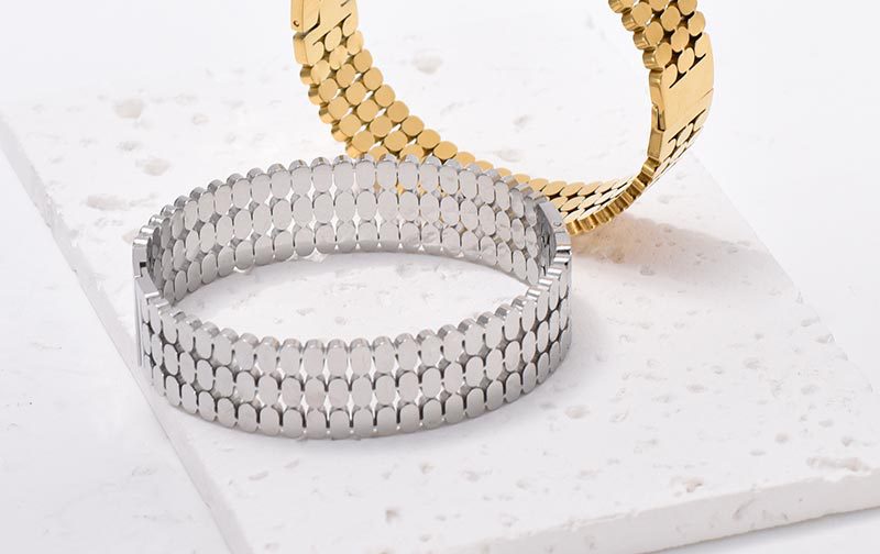 For Bangle Made Of Titanium Steel In Golden Color