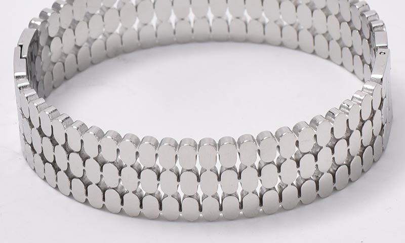 For Bangle Made Of Titanium Steel In Golden Color