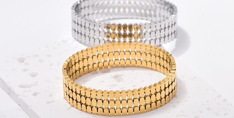 For Bangle Made Of Titanium Steel In Golden Color
