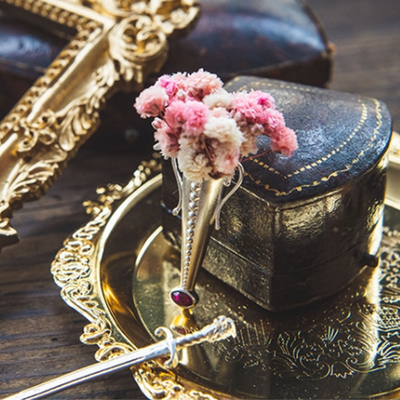 British Style Silver Vase Brooch Set In 925 Sterling Silver With Zircon Inlay For Unisex