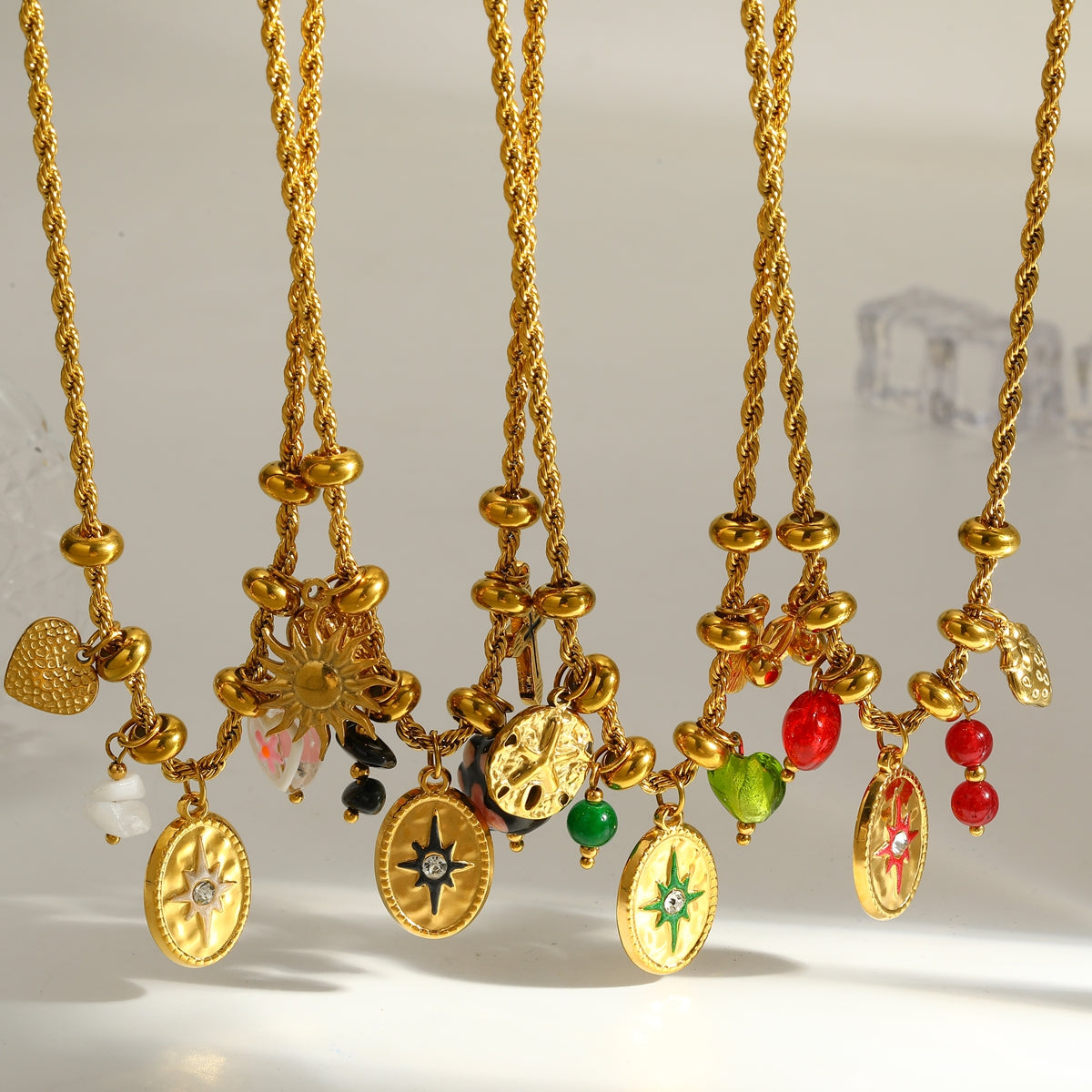 Sweet Round Pendant Necklace For Valentine's Day In 304 Stainless Steel With 18K Real Gold Plated Twist Chain
