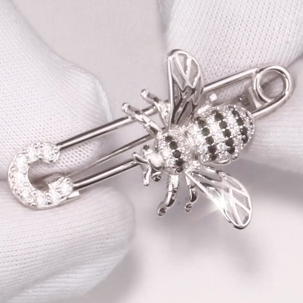 Pastoral Silver Bee Brooch In 925 Sterling Silver With Zircon Inlay, Unisex, 1 Piece