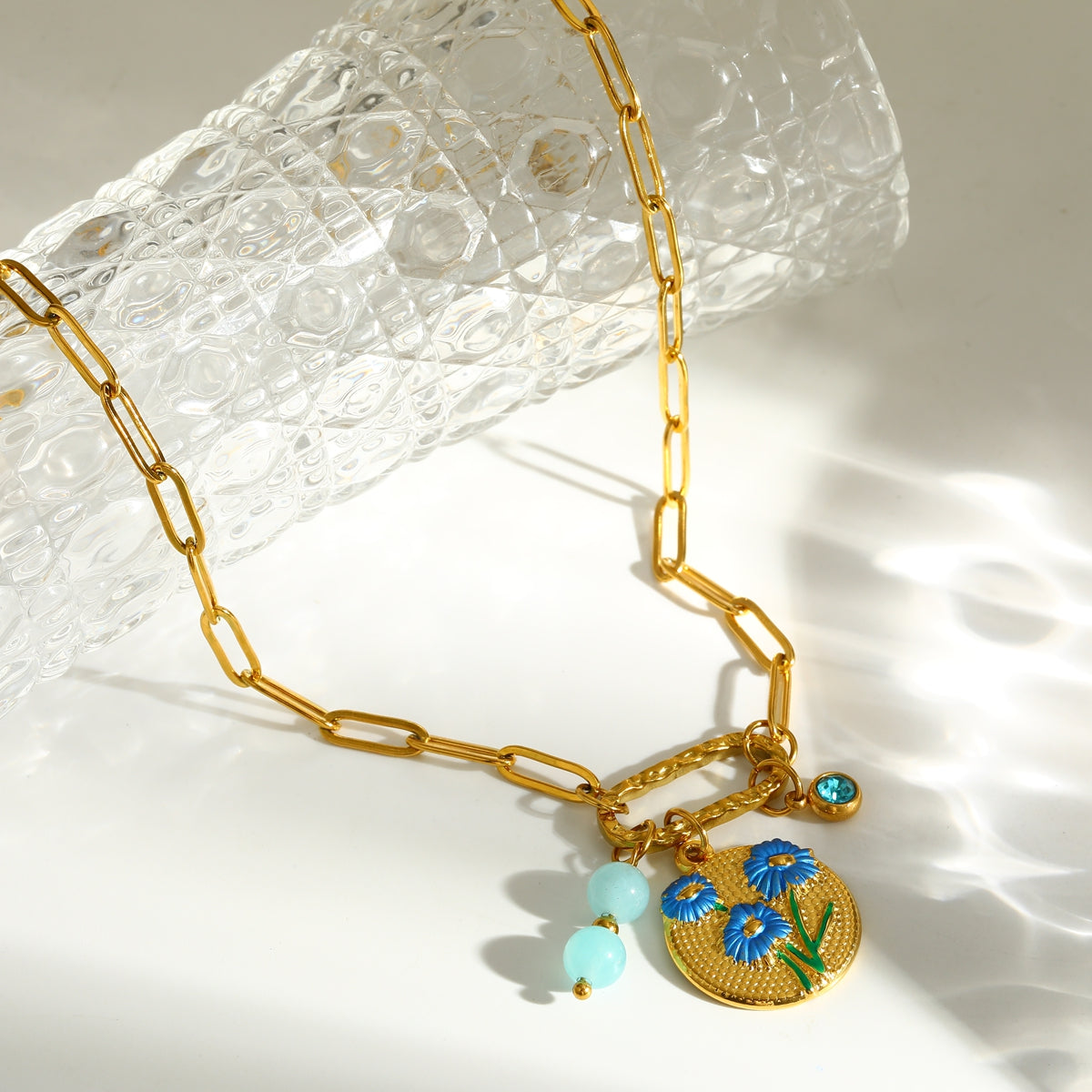 Sweet Round Pendant Necklace For Women In 201 Stainless Steel With 18K Real Gold Plated Finish And Paperclip Chain