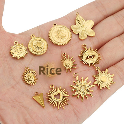 Daisy Pendant With 18K Real Gold Plated Finish, Featuring Love Charms For Jewelry Making