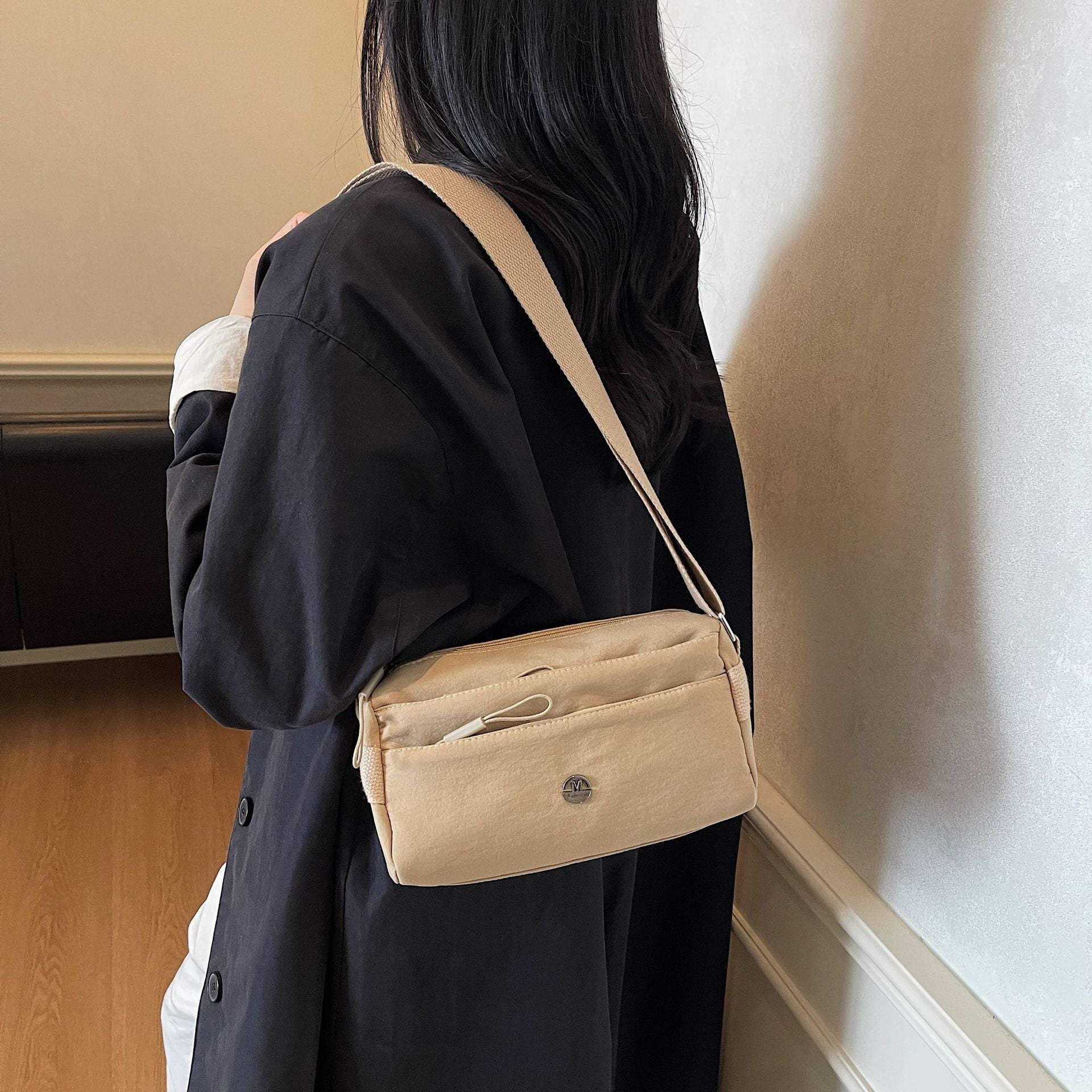 Square Polyester Shoulder Bag For Women, Stylish And Durable Design