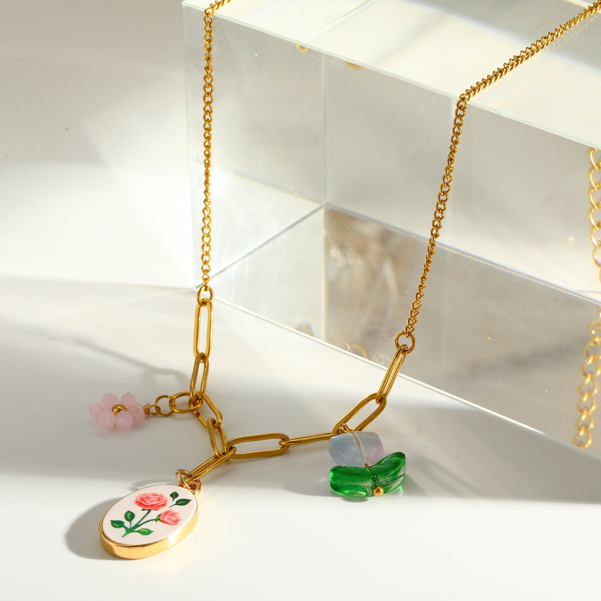 Sweet Round Pendant Necklace For Women In 201 Stainless Steel With 18K Real Gold Plated Cable Chain