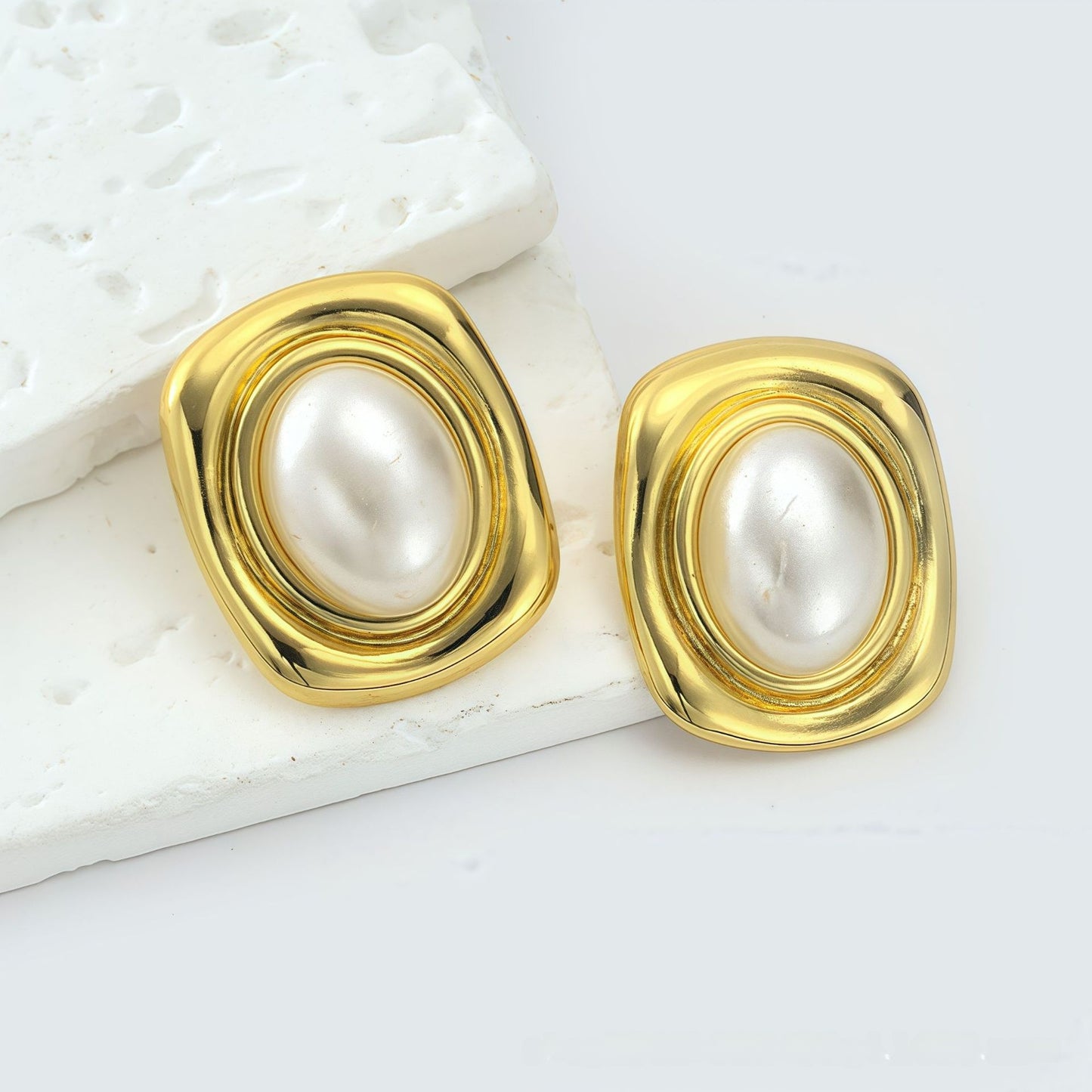 For Women Shell Stud Earrings In Green, Made Of 304 Stainless Steel With Electroplated Gold Plating