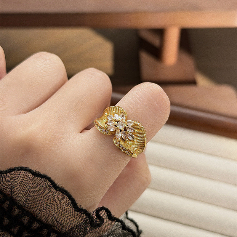 Retro Brushed Copper Open Rings For Women With Zircon Inlay Featuring Floral Pattern