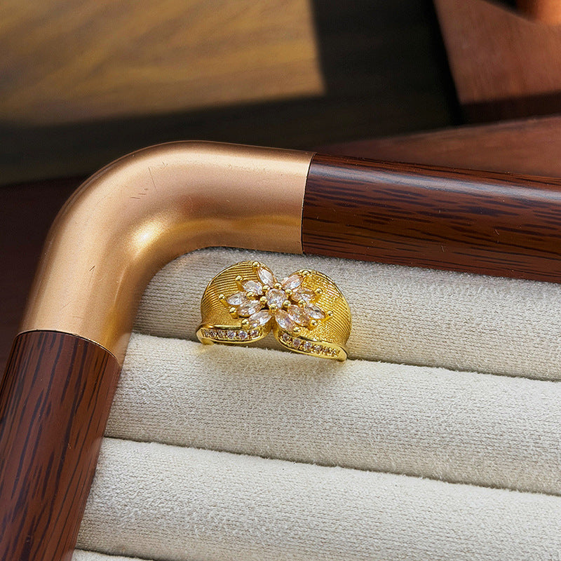 Retro Brushed Copper Open Rings For Women With Zircon Inlay Featuring Floral Pattern