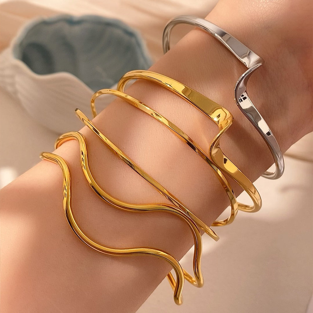 For Unisex Geometric Three-dimensional Bangle In Titanium Steel With 18K Gold Plated PVD Coating