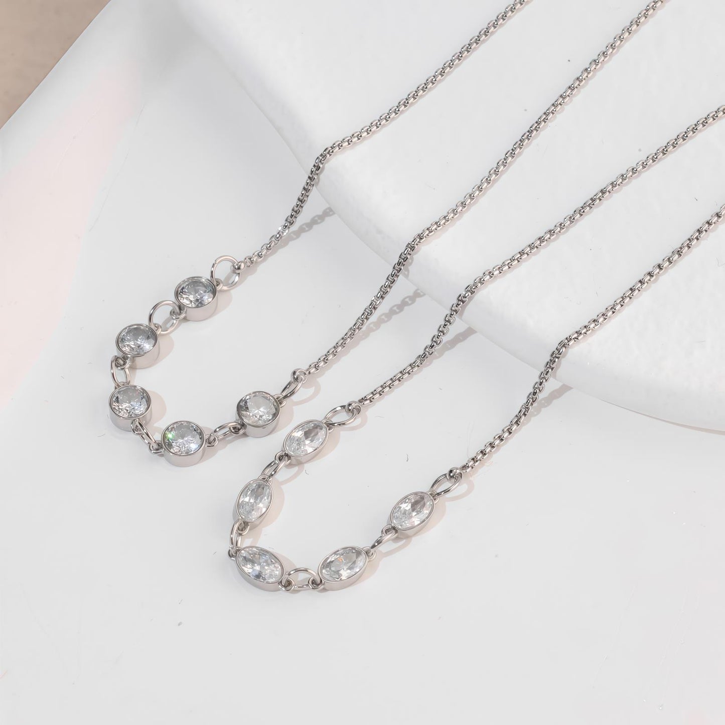 Luxurious Twist Necklace For Unisex Featuring Electroplated Titanium Steel With Zircon Inlay On Twisted Rope Chain