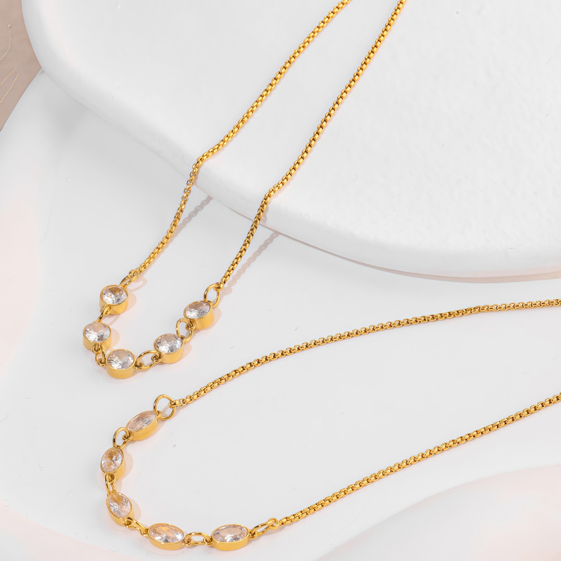 Luxurious Twist Necklace For Unisex Featuring Electroplated Titanium Steel With Zircon Inlay On Twisted Rope Chain
