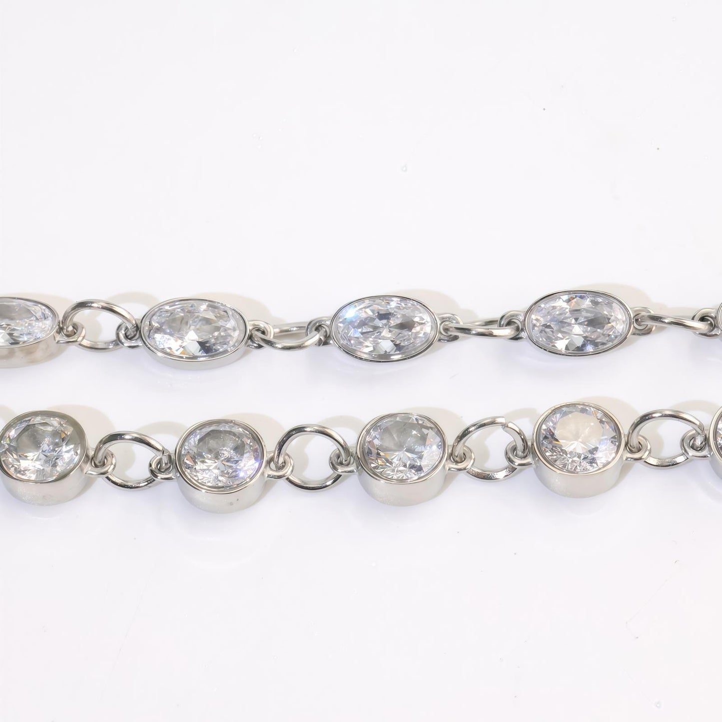 Luxurious Twist Necklace For Unisex Featuring Electroplated Titanium Steel With Zircon Inlay On Twisted Rope Chain