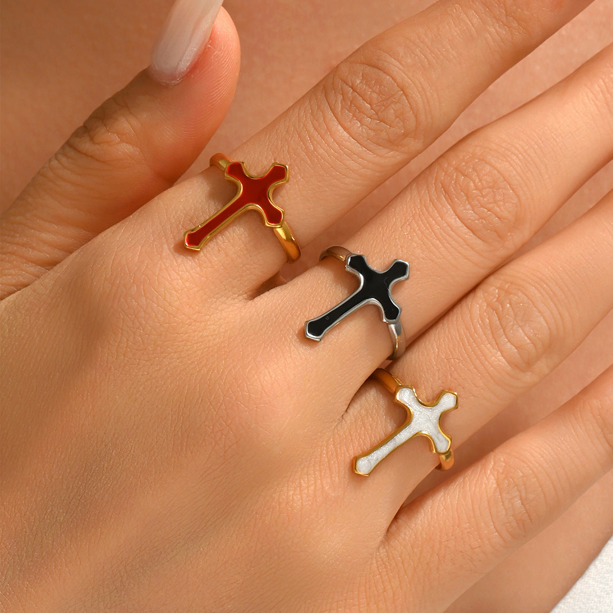 Punk Style Women’s Cross Ring With Black Enamel Finish, Perfect For Bold Fashion Statements