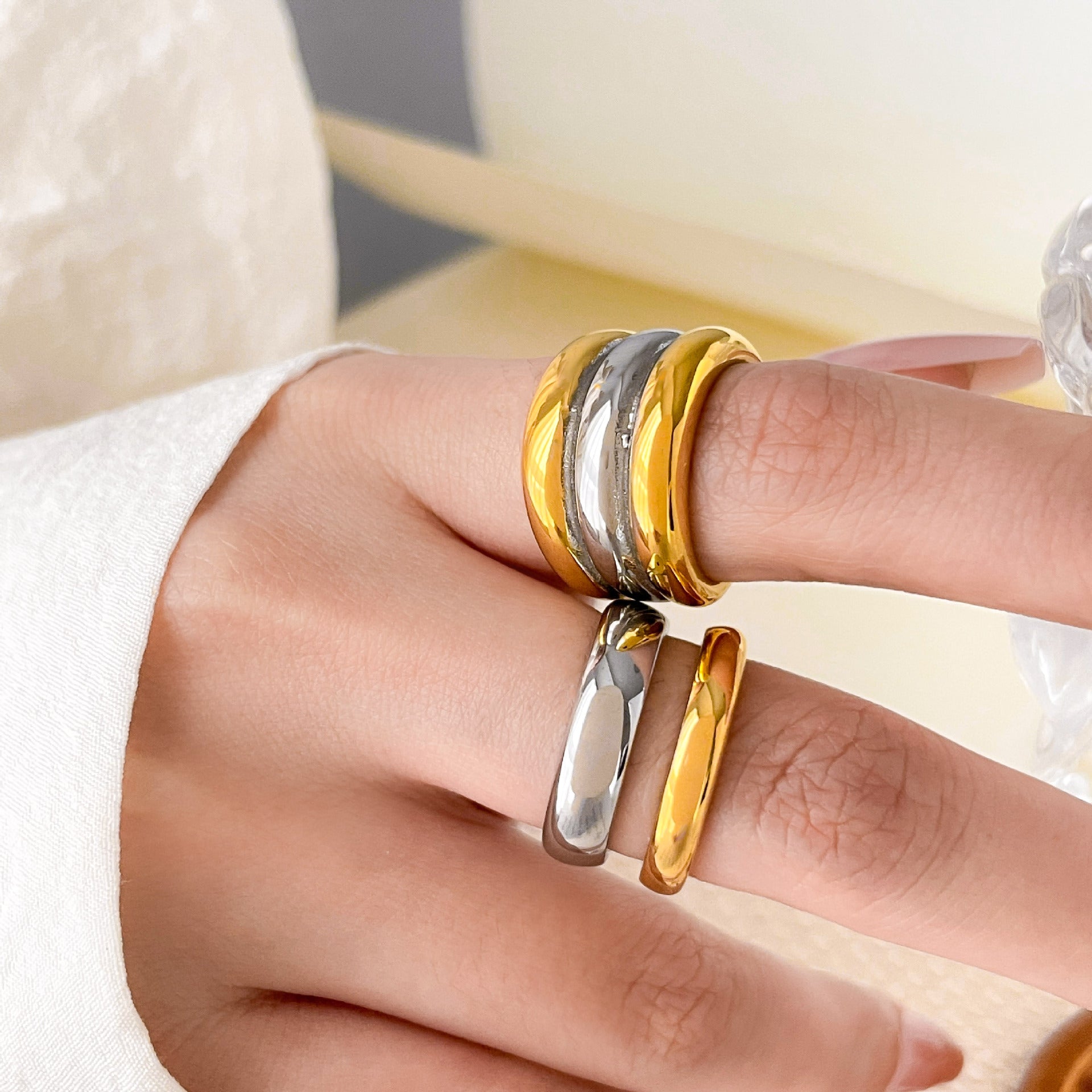 Electroplated Human Face Ring For Women In 304 Stainless Steel With 18K Real Gold Plated PVD Coated Finish