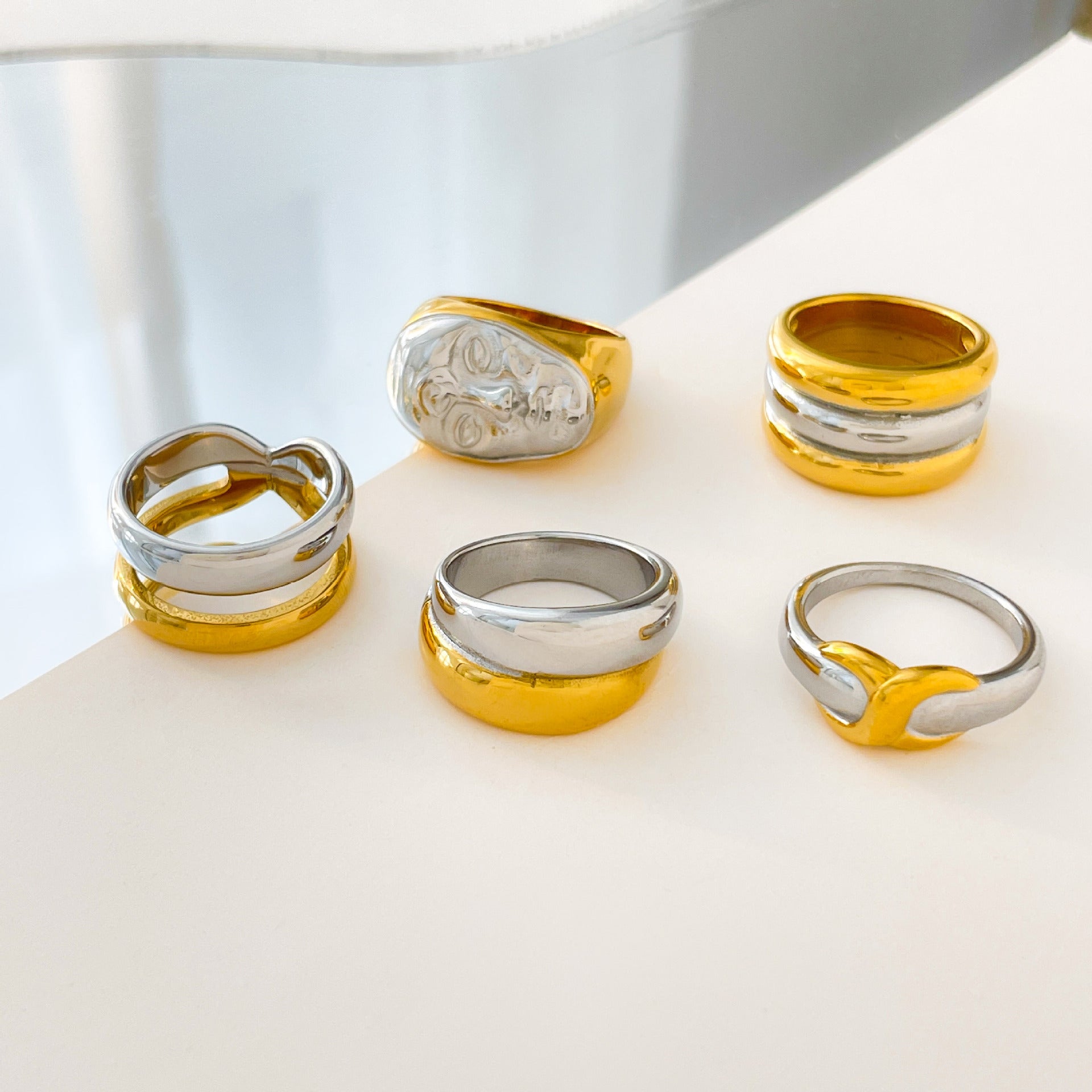 Electroplated Human Face Ring For Women In 304 Stainless Steel With 18K Real Gold Plated PVD Coated Finish