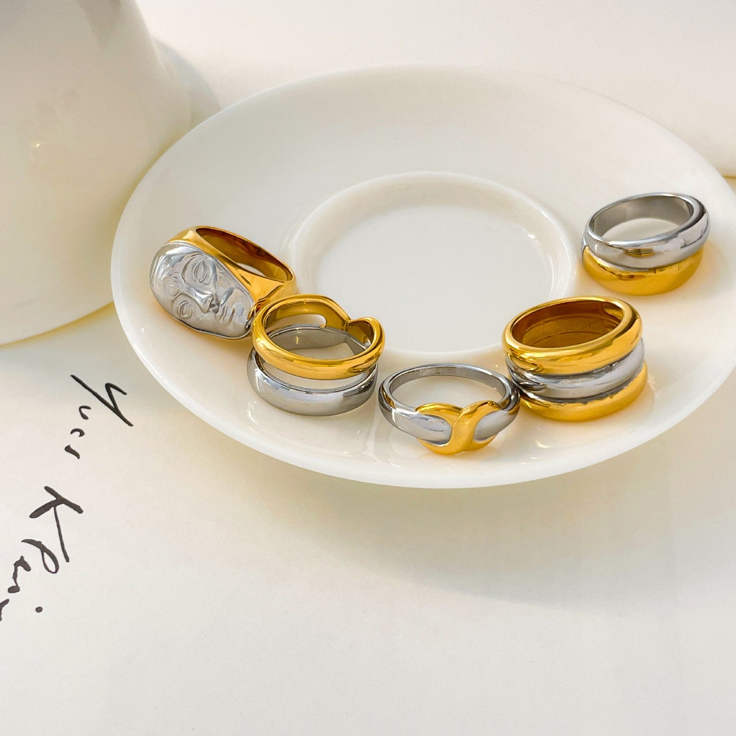 Electroplated Human Face Ring For Women In 304 Stainless Steel With 18K Real Gold Plated PVD Coated Finish