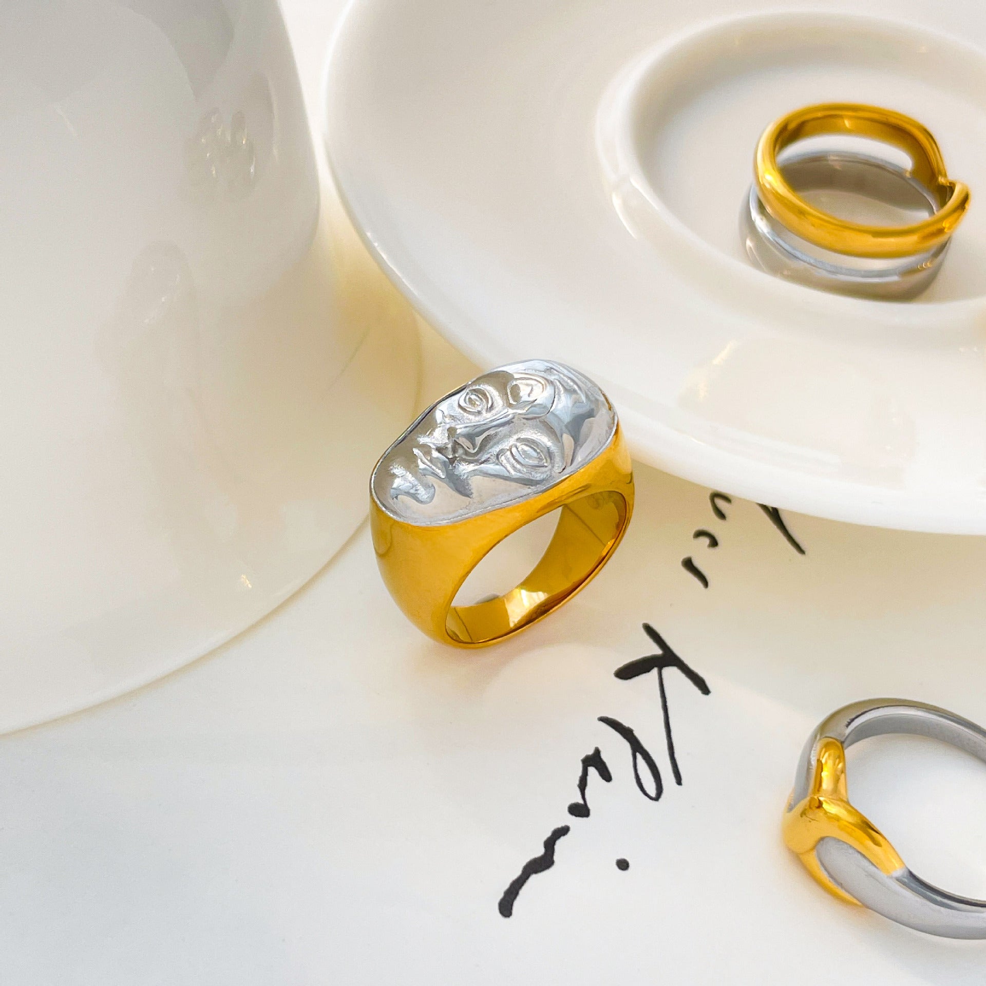 Electroplated Human Face Ring For Women In 304 Stainless Steel With 18K Real Gold Plated PVD Coated Finish
