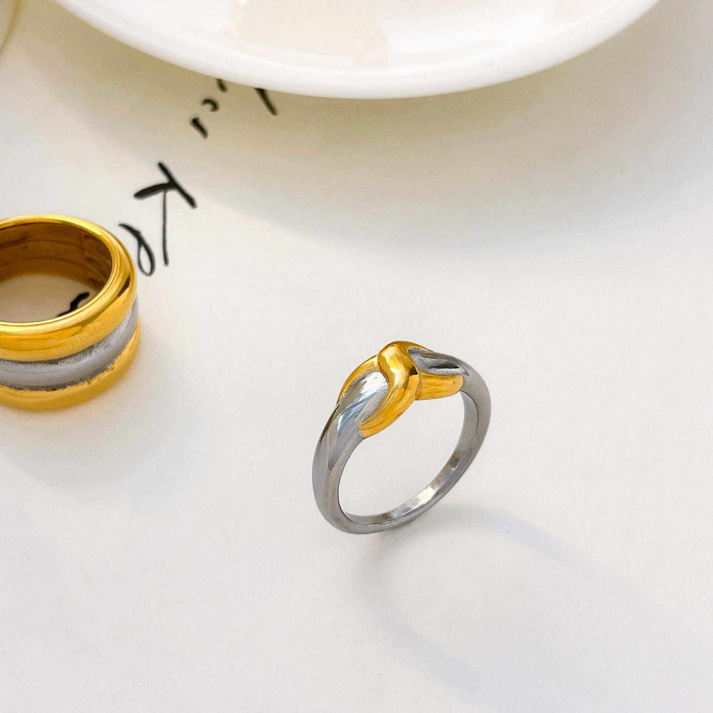 Electroplated Human Face Ring For Women In 304 Stainless Steel With 18K Real Gold Plated PVD Coated Finish