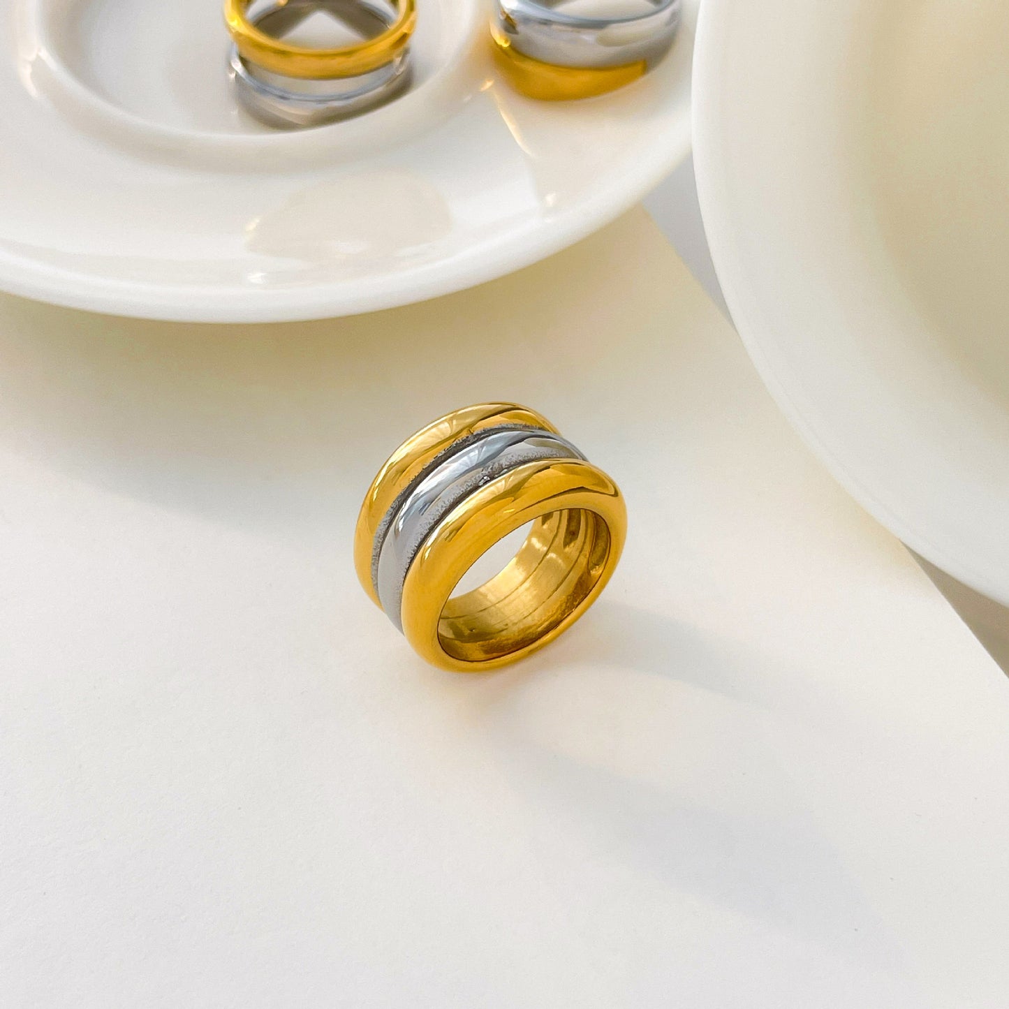 Electroplated Human Face Ring For Women In 304 Stainless Steel With 18K Real Gold Plated PVD Coated Finish