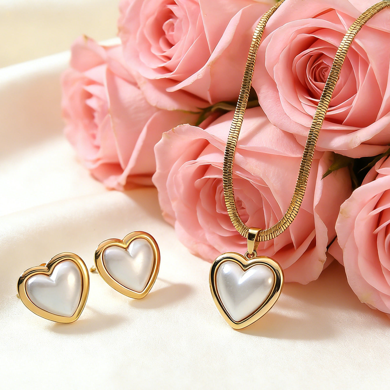 Sweet Heart Shape Jewelry Set For Women Featuring 304 Stainless Steel With Golden Plated Finish And Snake Chain