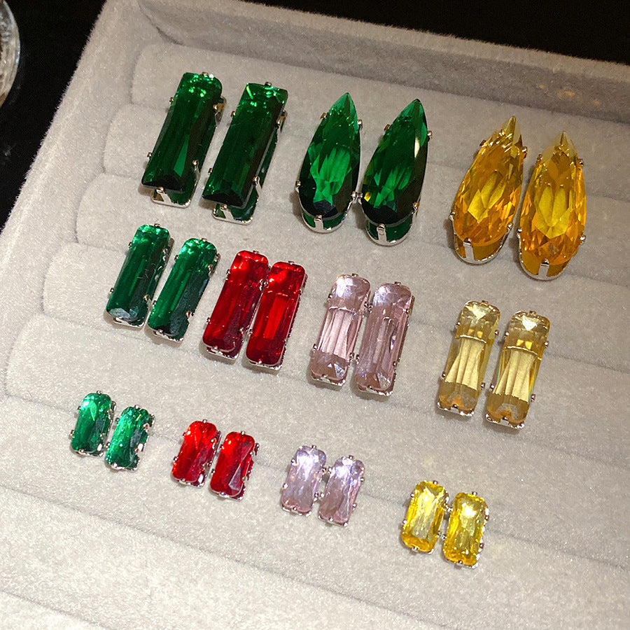 Simple Style Rectangle Stud Earrings For Women With Electroplated Gold Plating And Zircon Inlay