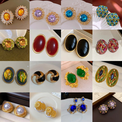 Round Enamel Stud Earrings For Women With Resin And Rhinestone Inlay, Electroplated Gold Plating Process