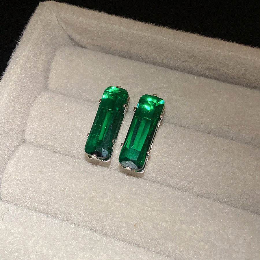 Simple Style Rectangle Stud Earrings For Women With Electroplated Gold Plating And Zircon Inlay