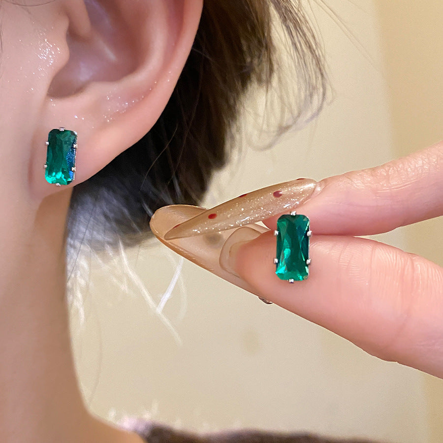 Simple Style Rectangle Stud Earrings For Women With Electroplated Gold Plating And Zircon Inlay