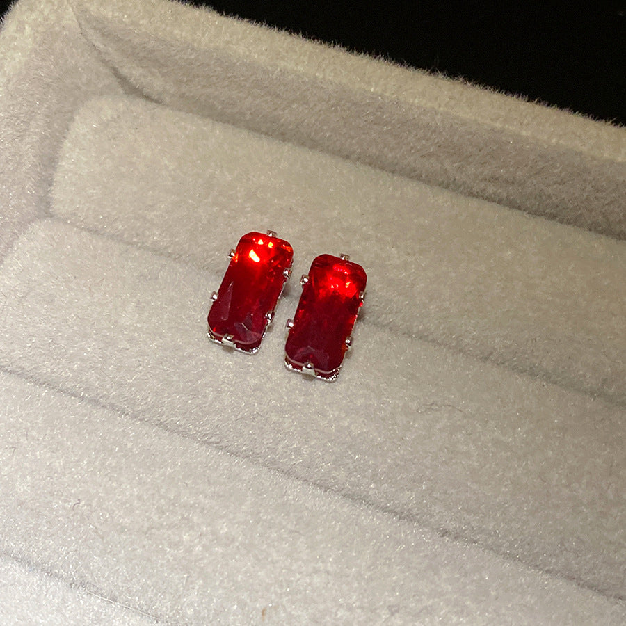 Simple Style Rectangle Stud Earrings For Women With Electroplated Gold Plating And Zircon Inlay