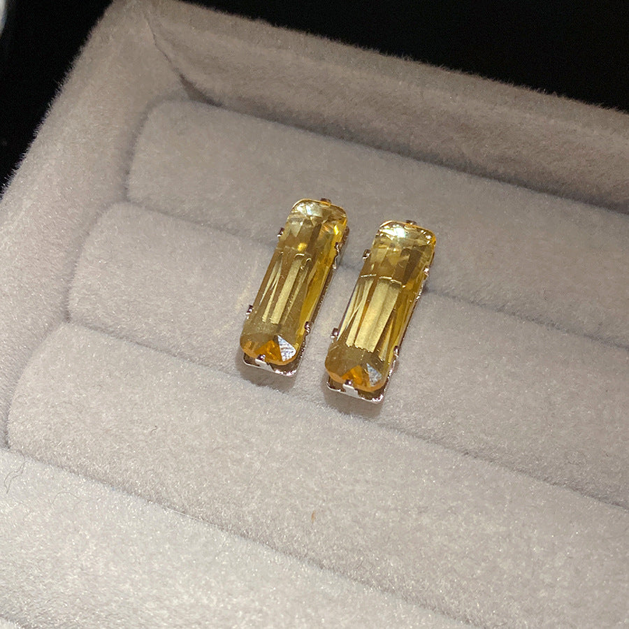 Simple Style Rectangle Stud Earrings For Women With Electroplated Gold Plating And Zircon Inlay