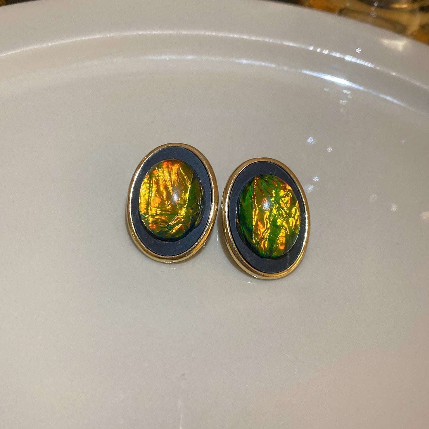 Round Enamel Stud Earrings For Women With Resin And Rhinestone Inlay, Electroplated Gold Plating Process