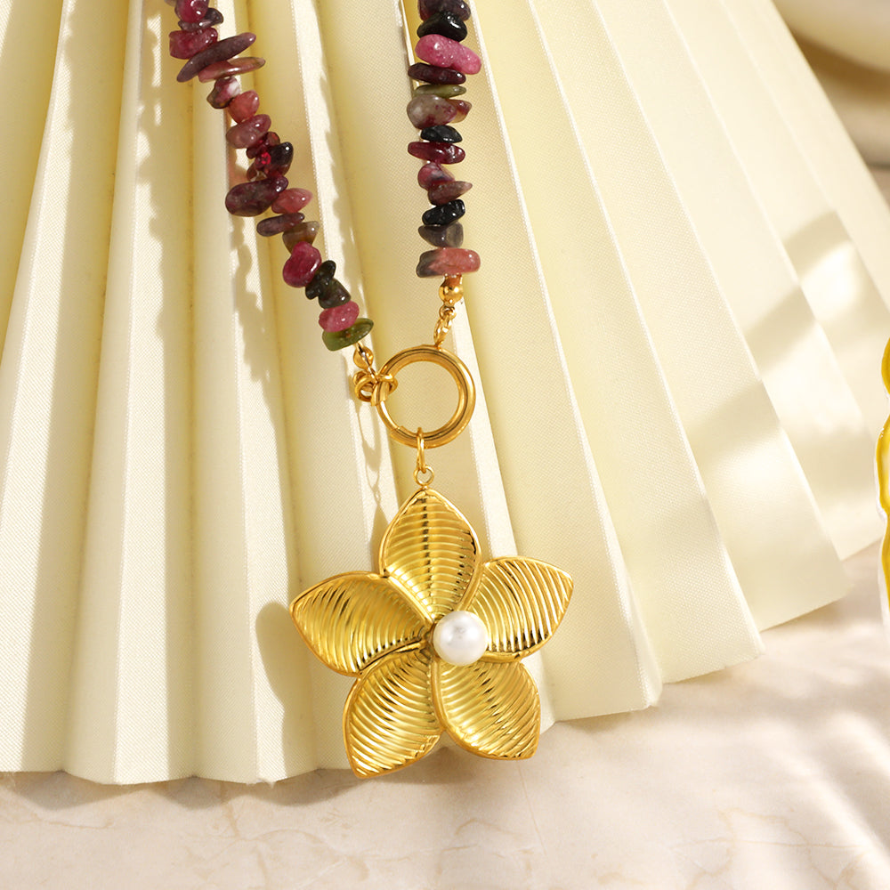 Unisex Flowers Necklace For Everyday Wear Featuring 304 Stainless Steel With 18K Real Gold Plated And Glass Pearl Beads On Beaded Chain