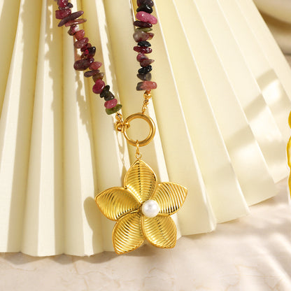 Unisex Flowers Necklace For Everyday Wear Featuring 304 Stainless Steel With 18K Real Gold Plated And Glass Pearl Beads On Beaded Chain