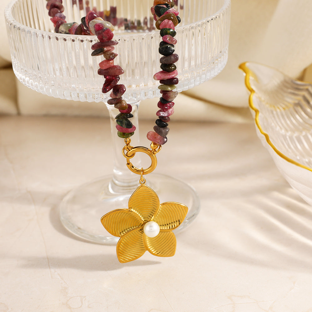 Unisex Flowers Necklace For Everyday Wear Featuring 304 Stainless Steel With 18K Real Gold Plated And Glass Pearl Beads On Beaded Chain