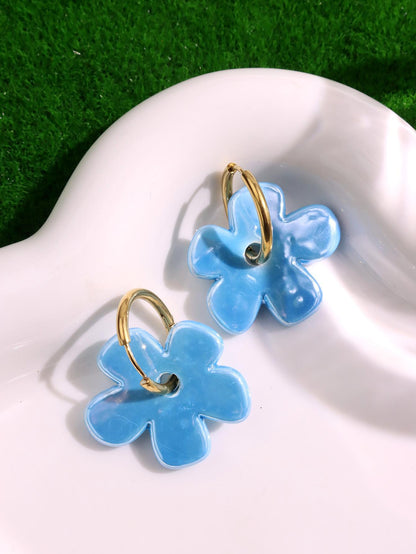 Sweet Ceramic Earrings For Daily Wear Featuring Beautiful Flowers Design Available In Colour