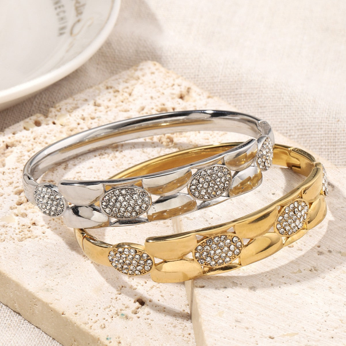 Waterproof Non Tarnish Circle Bangle For Women Made Of Titanium Steel Featuring 18K Real Gold Electroplated Finish