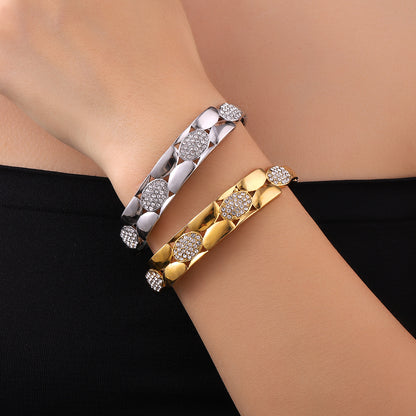 Waterproof Non Tarnish Circle Bangle For Women Made Of Titanium Steel Featuring 18K Real Gold Electroplated Finish