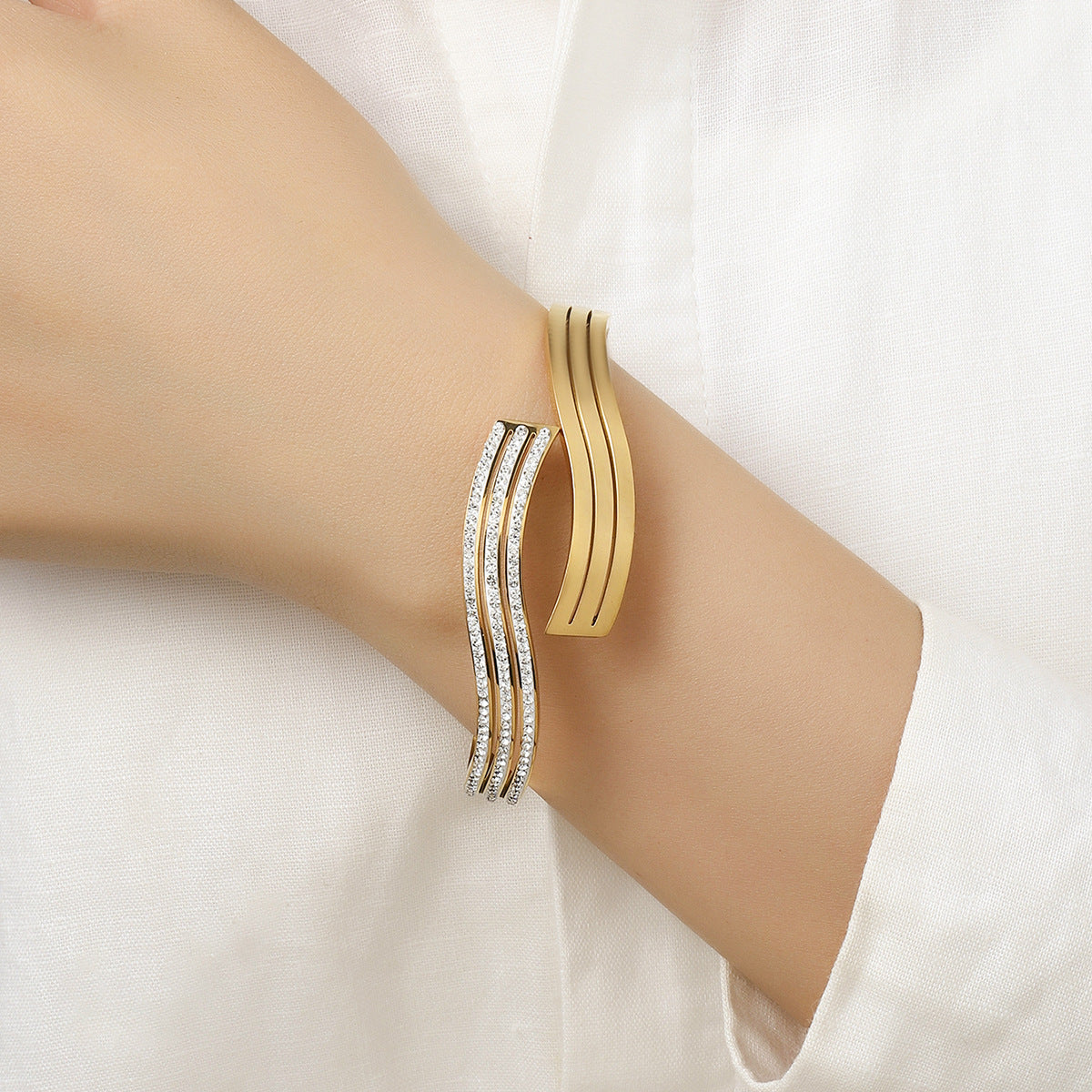 Exaggerated Lines Bangle For Women In Titanium Steel With Golden Electroplated Finish