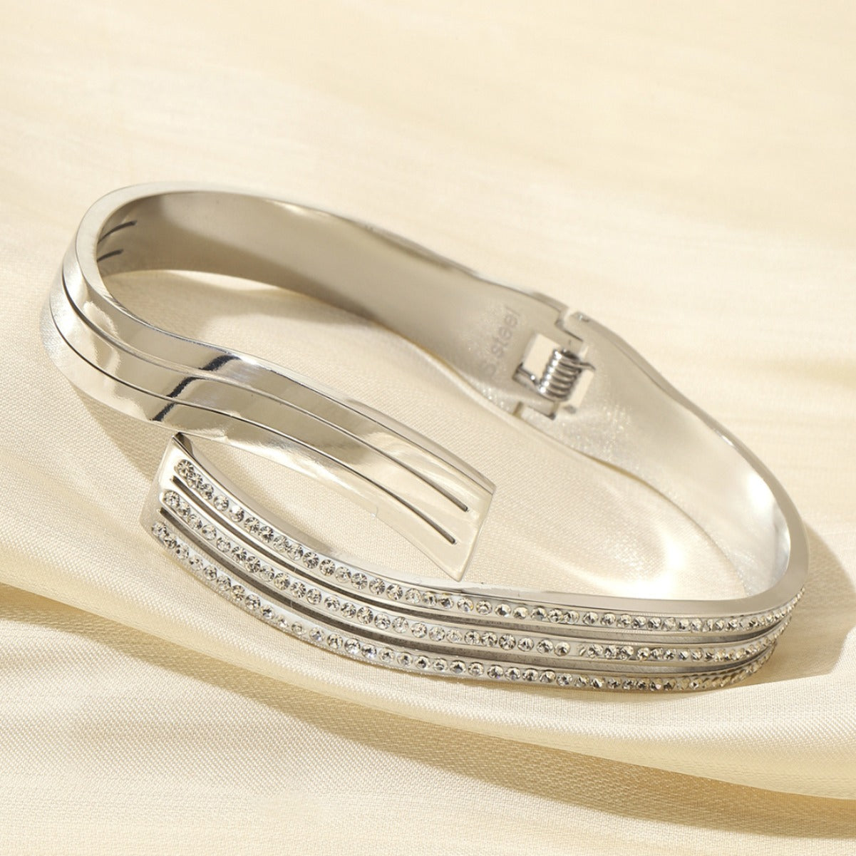 Exaggerated Lines Bangle For Women In Titanium Steel With Golden Electroplated Finish