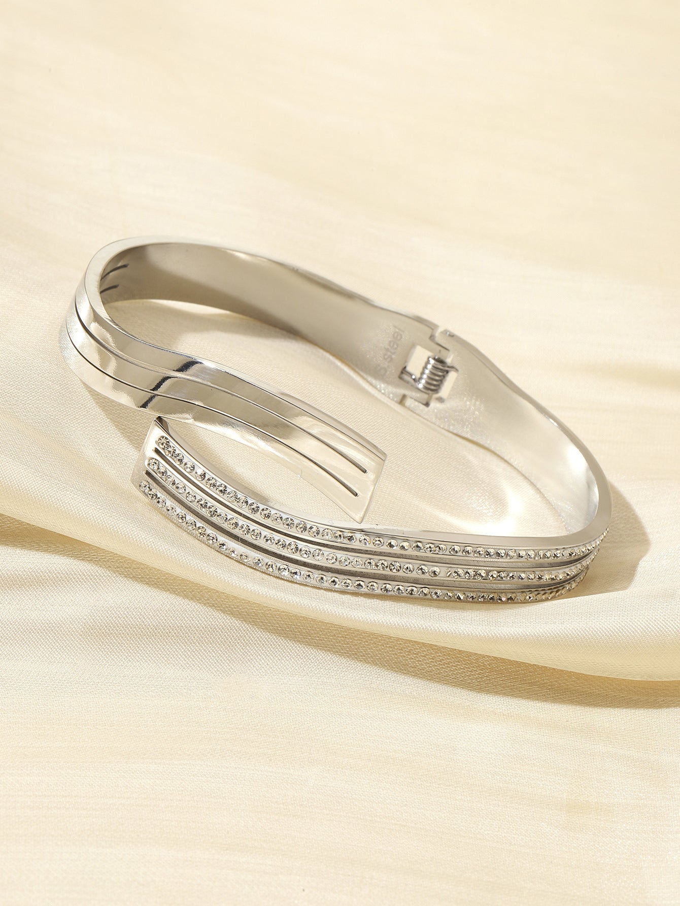Exaggerated Lines Bangle For Women In Titanium Steel With Golden Electroplated Finish