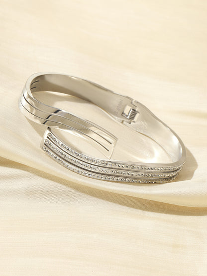 Exaggerated Lines Bangle For Women In Titanium Steel With Golden Electroplated Finish