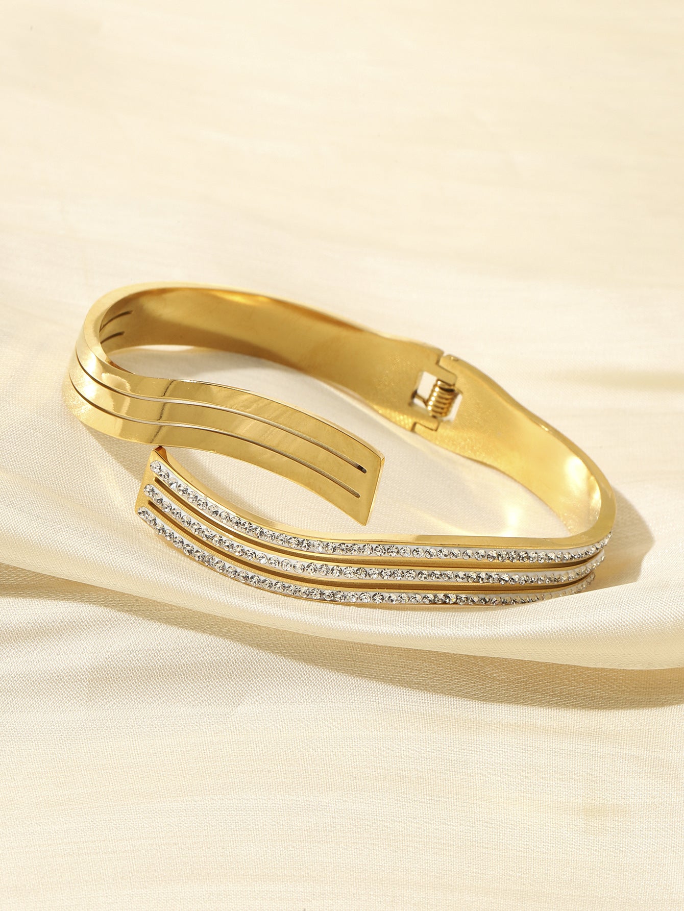 Exaggerated Lines Bangle For Women In Titanium Steel With Golden Electroplated Finish