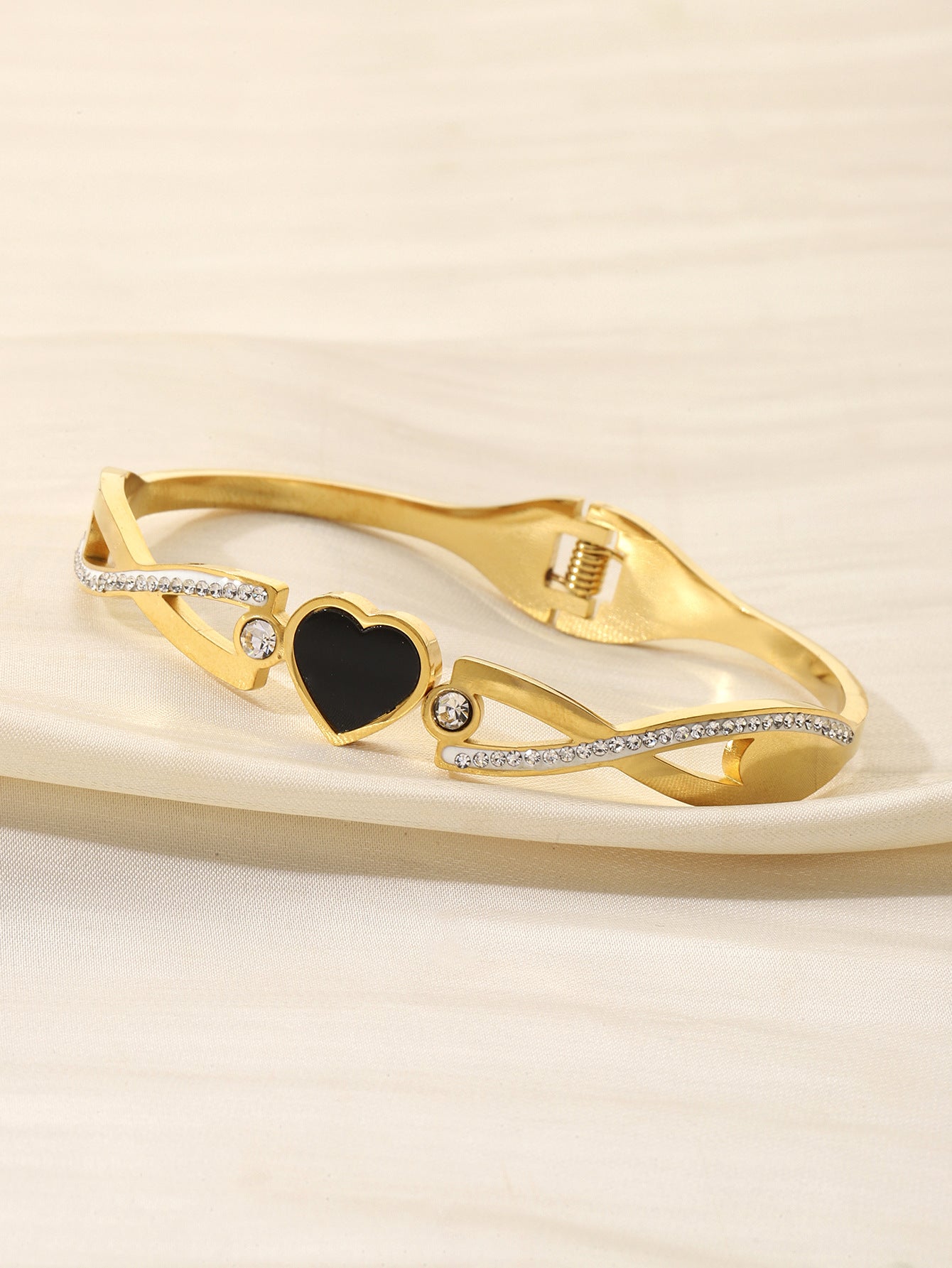 Waterproof Non Tarnish Circle Bangle In Gold, Titanium Steel With Real Gold Plated PVD Coating
