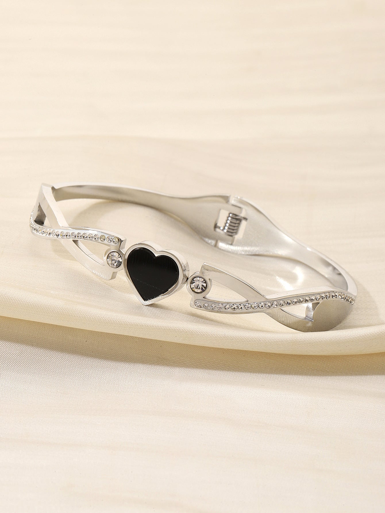 Waterproof Non Tarnish Circle Bangle In Gold, Titanium Steel With Real Gold Plated PVD Coating