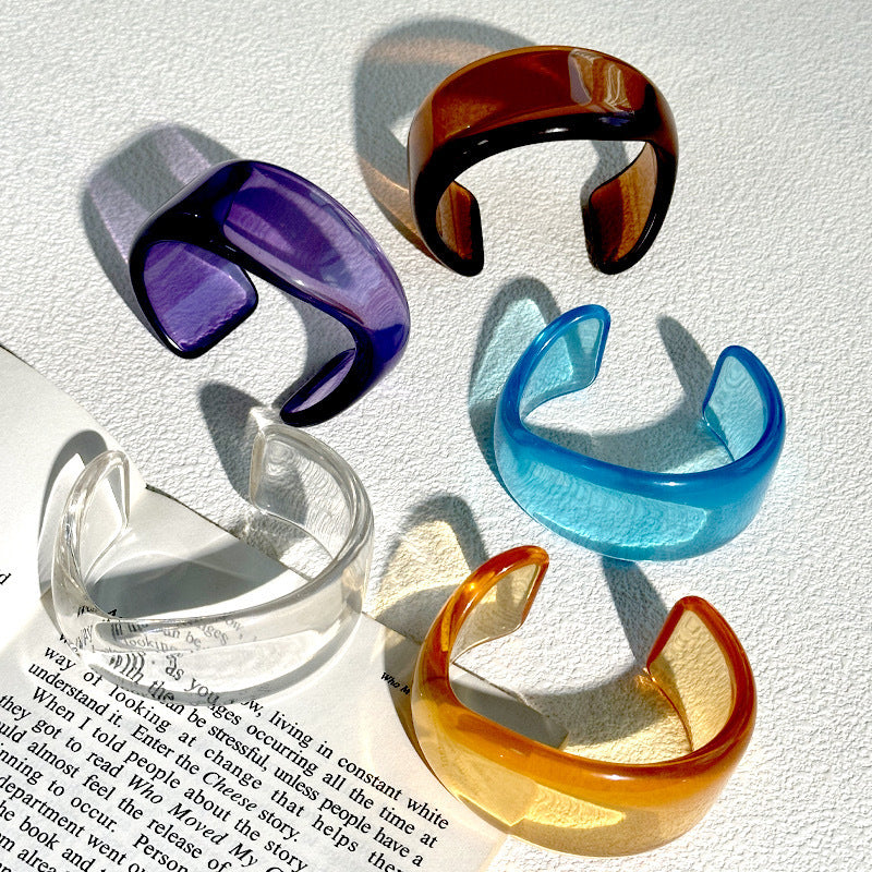 Simple Style Asymmetrical Acrylic Bangle For Women, Featuring Irregular Transparent Design
