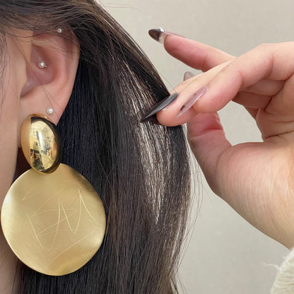 Exaggerated Round Stud Earrings For Women In Electroplated Alloy Featuring A Stylish Design