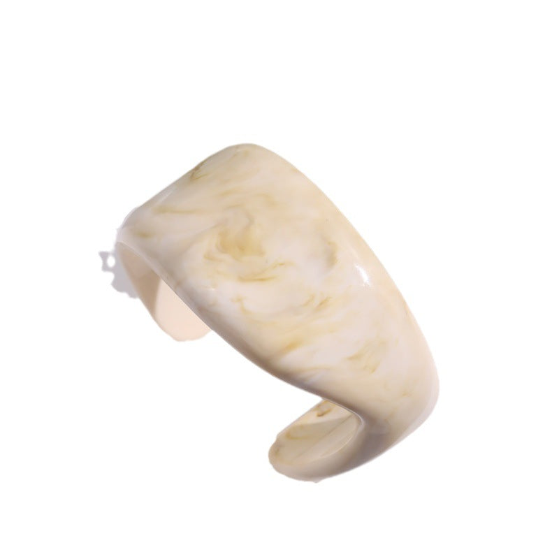Simple Style Asymmetrical Acrylic Bangle For Women, Featuring Irregular Transparent Design