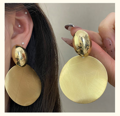 Exaggerated Round Stud Earrings For Women In Electroplated Alloy Featuring A Stylish Design
