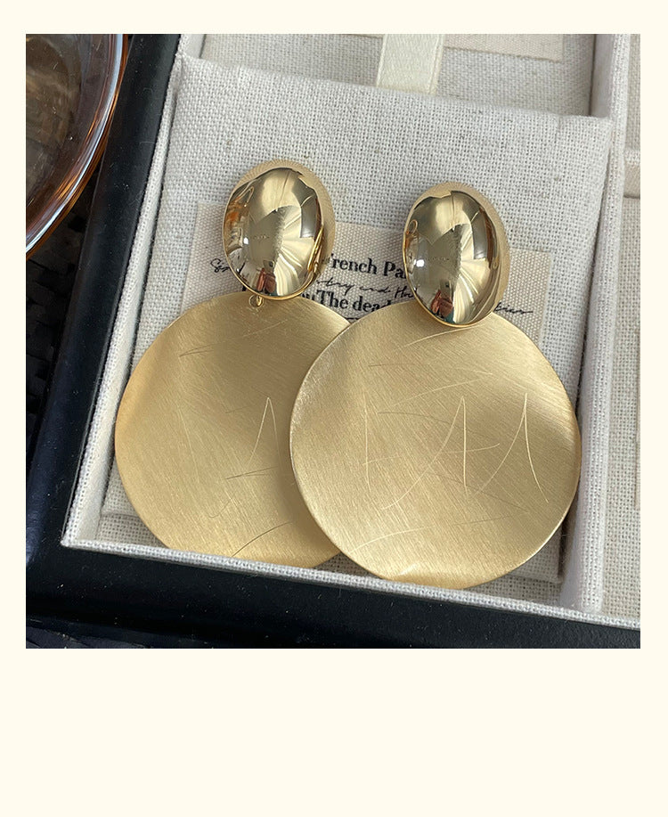 Exaggerated Round Stud Earrings For Women In Electroplated Alloy Featuring A Stylish Design